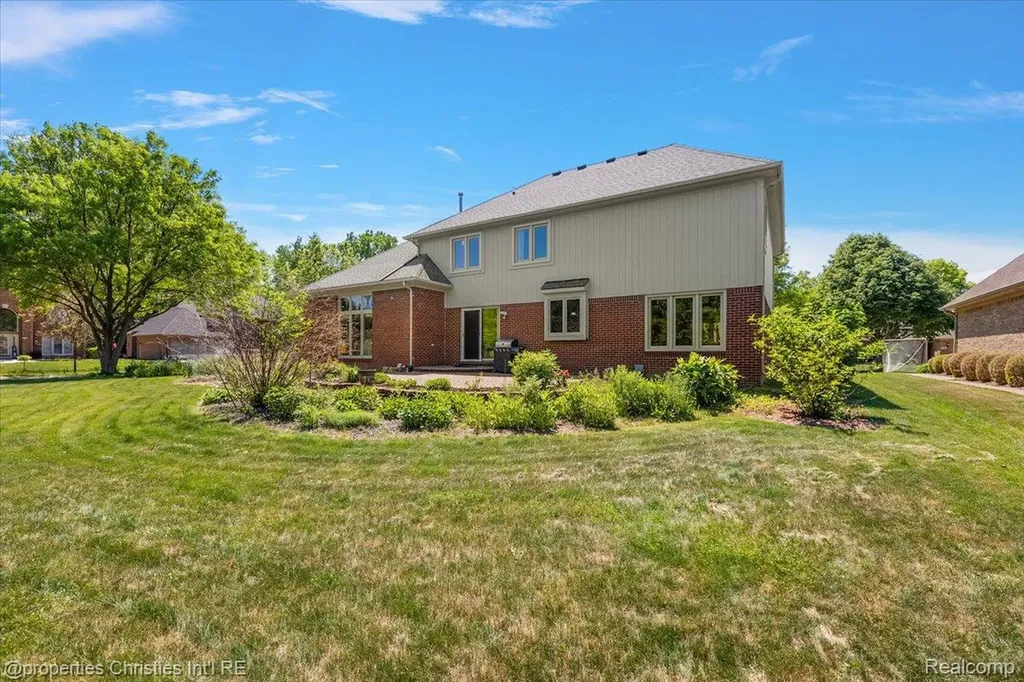 4708 Holland Drive Troy City MI 48085