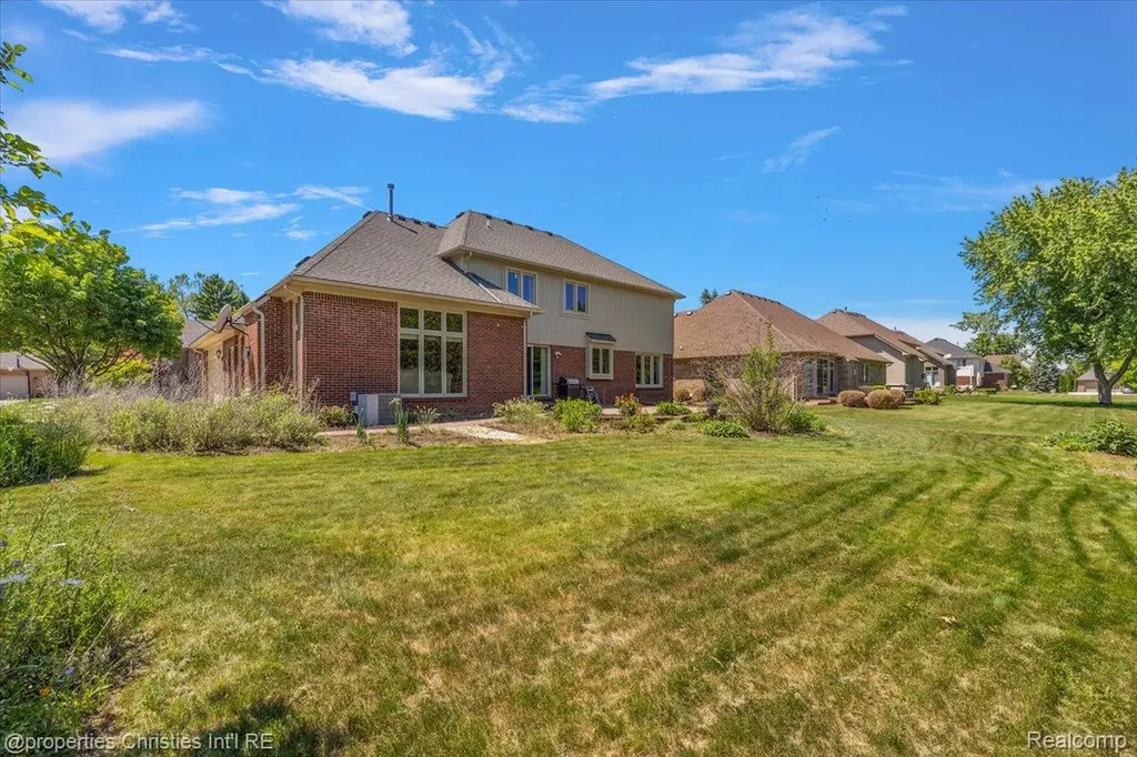 4708 Holland Drive Troy City MI 48085