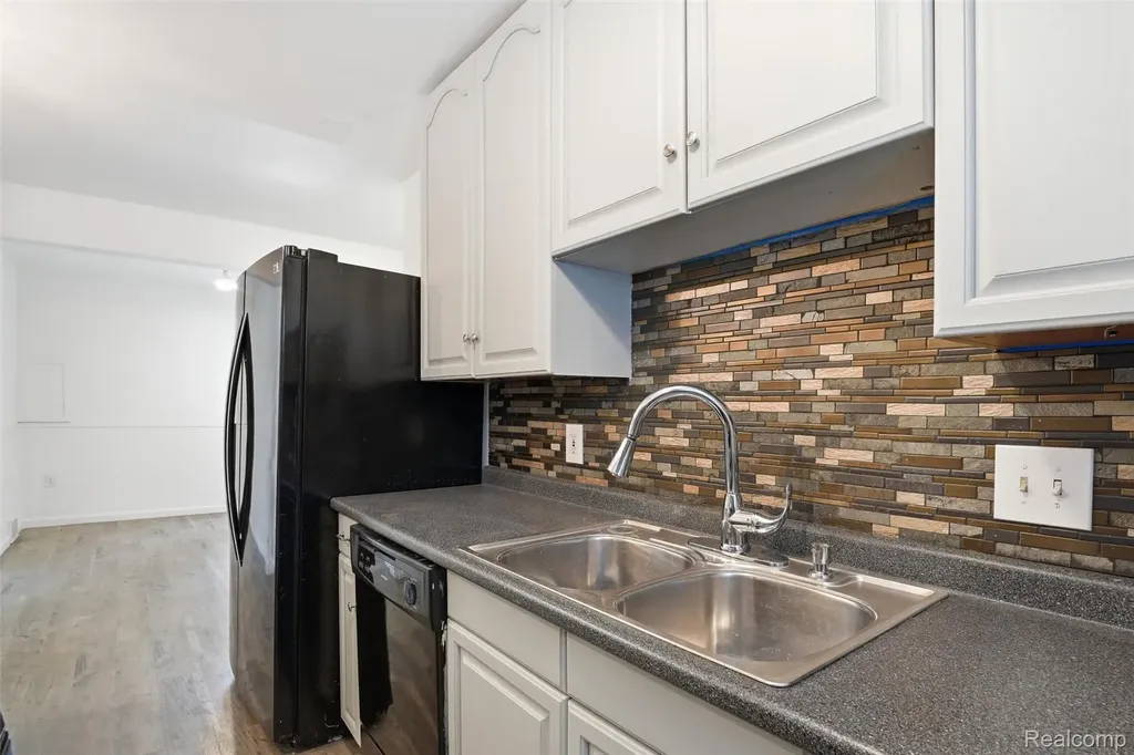 15326 Brookfield Street Livonia City MI 48154