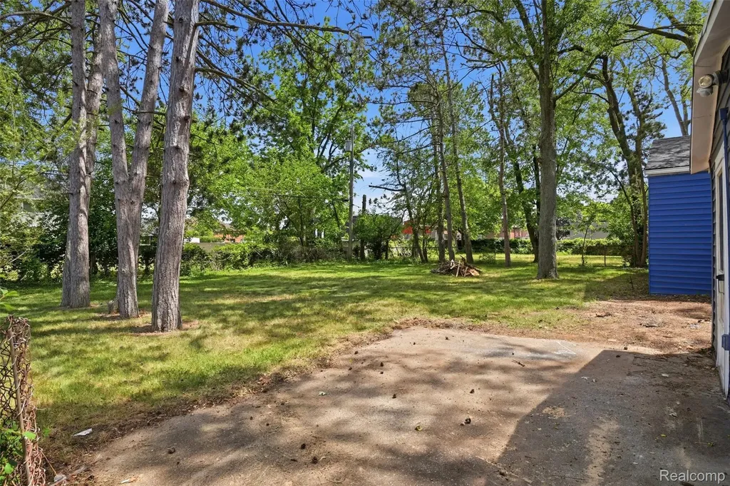 15326 Brookfield Street Livonia City MI 48154