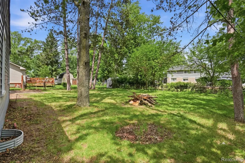 15326 Brookfield Street Livonia City MI 48154