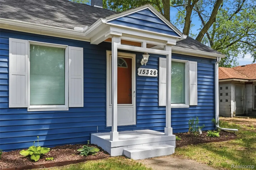 15326 Brookfield Street Livonia City MI 48154