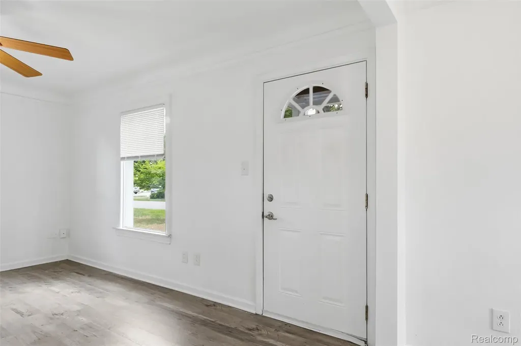 15326 Brookfield Street Livonia City MI 48154