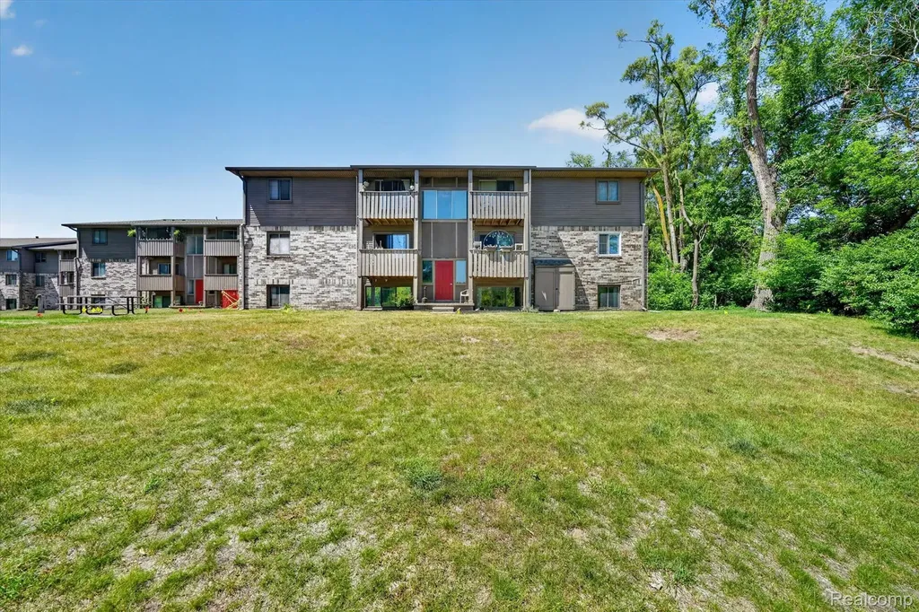 8735 Green Willow Street Brighton City MI 48116