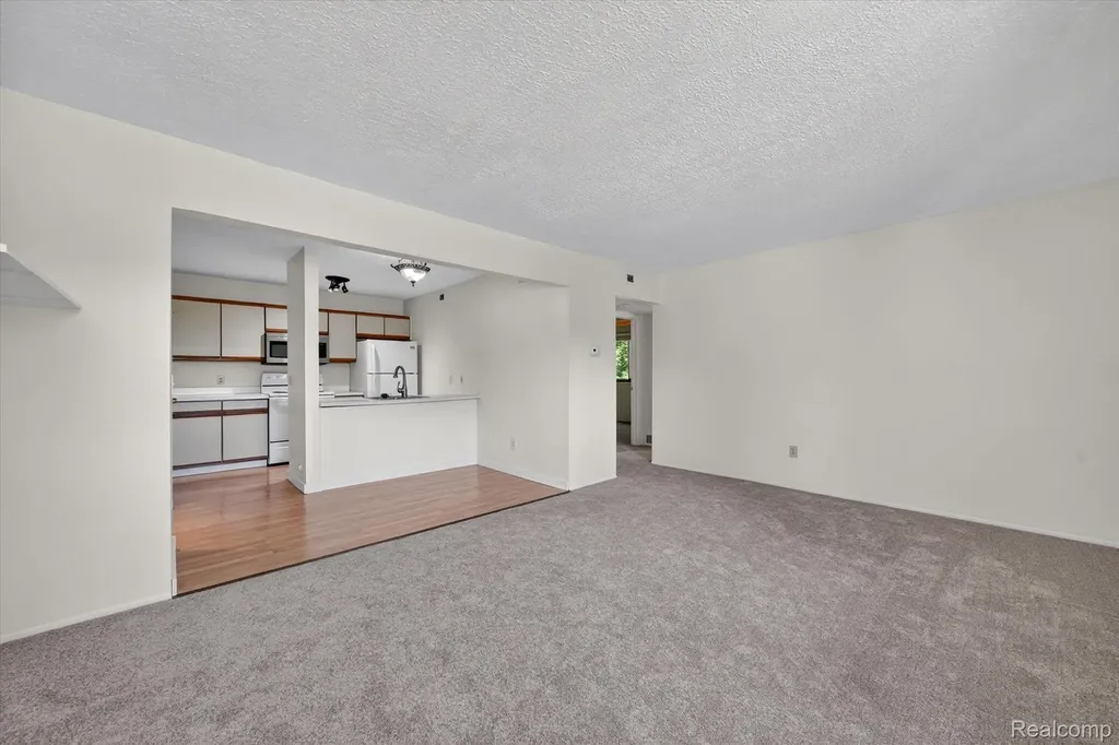 8735 Green Willow Street Brighton City MI 48116