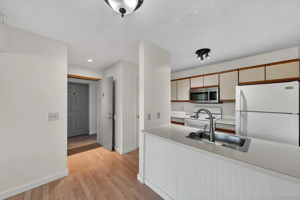 8735 Green Willow Street Brighton City MI 48116