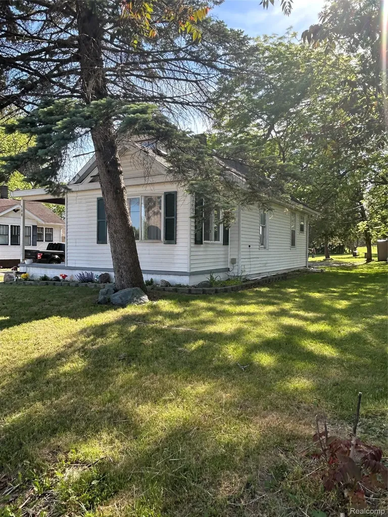 100 S Hooper Street Caro City MI 48723