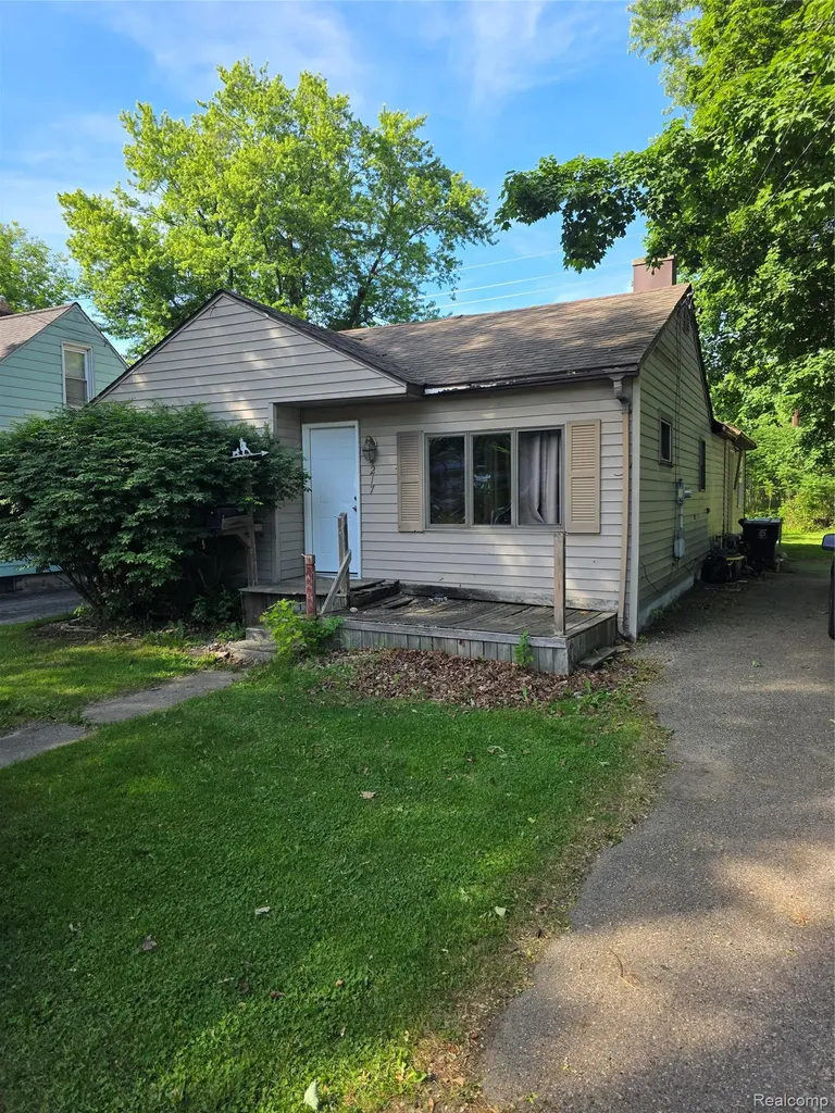4217 Pengelly Road Flint City MI 48507