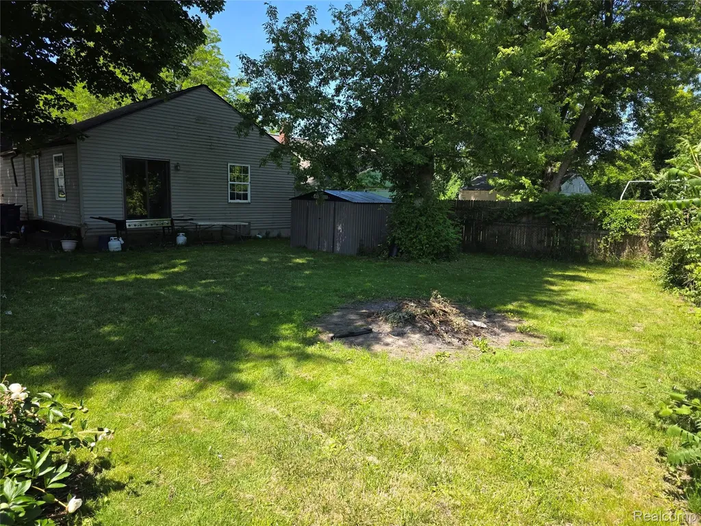 4217 Pengelly Road Flint City MI 48507