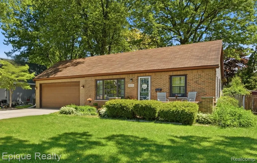 1609 New Jersey Avenue Marysville City MI 48040