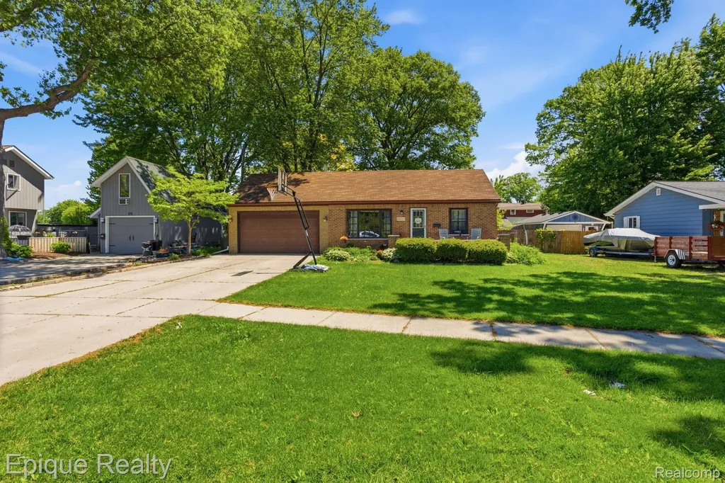 1609 New Jersey Avenue Marysville City MI 48040