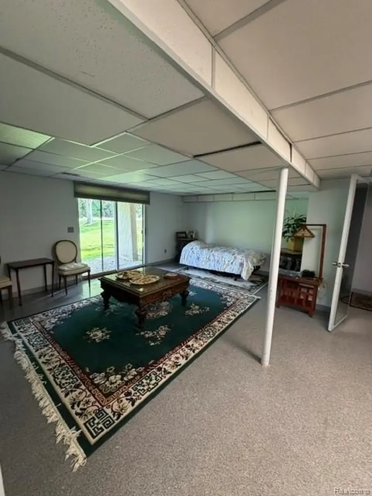 4070 Foxpointe Drive West Bloomfield Charter Township MI 48323