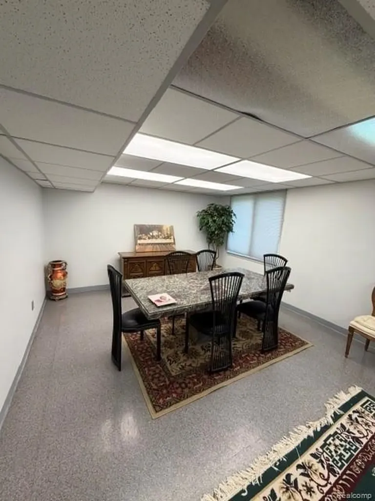 4070 Foxpointe Drive West Bloomfield Charter Township MI 48323