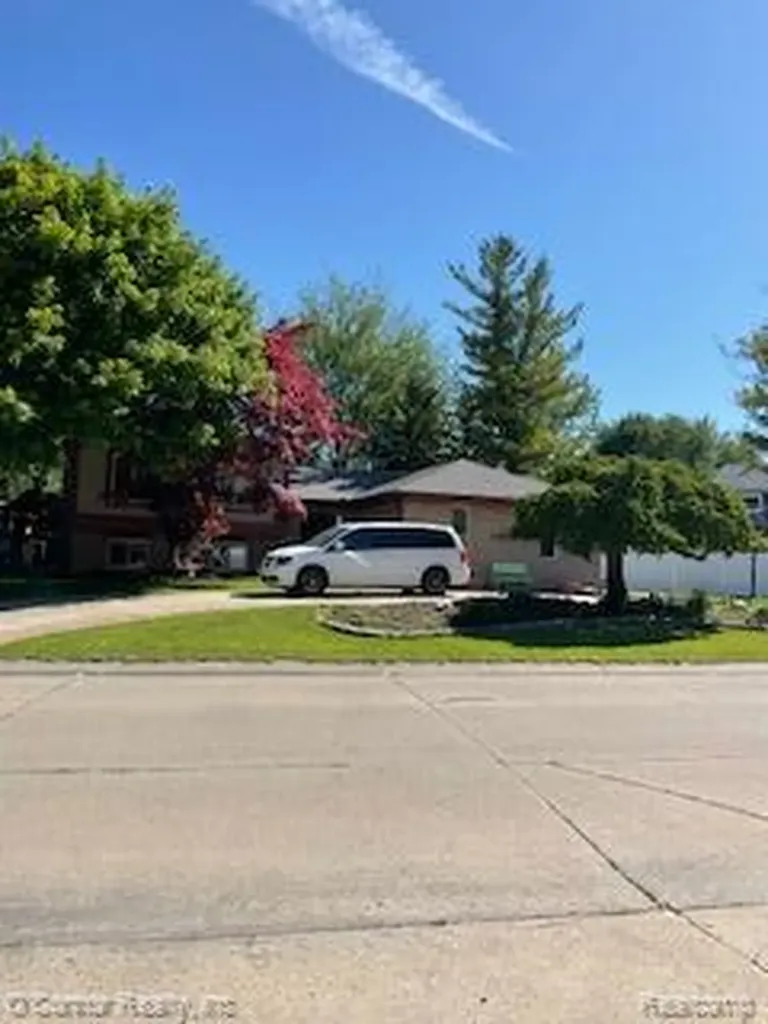39480 Baroque Boulevard Clinton Charter Township MI 48038