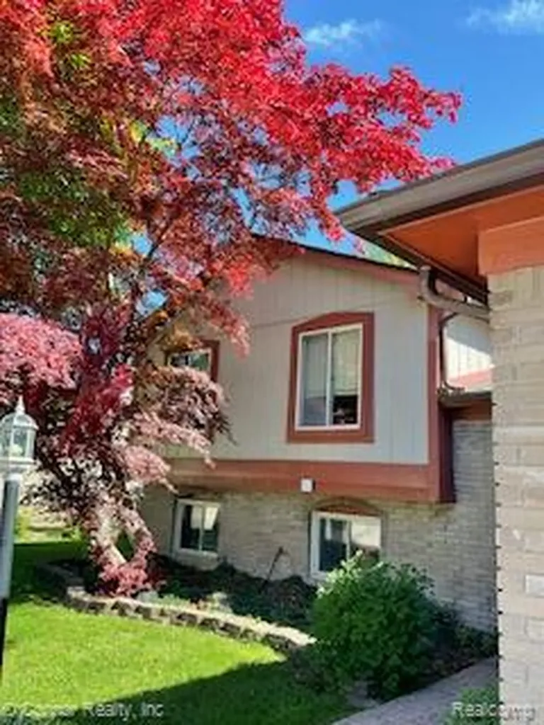 39480 Baroque Boulevard Clinton Charter Township MI 48038