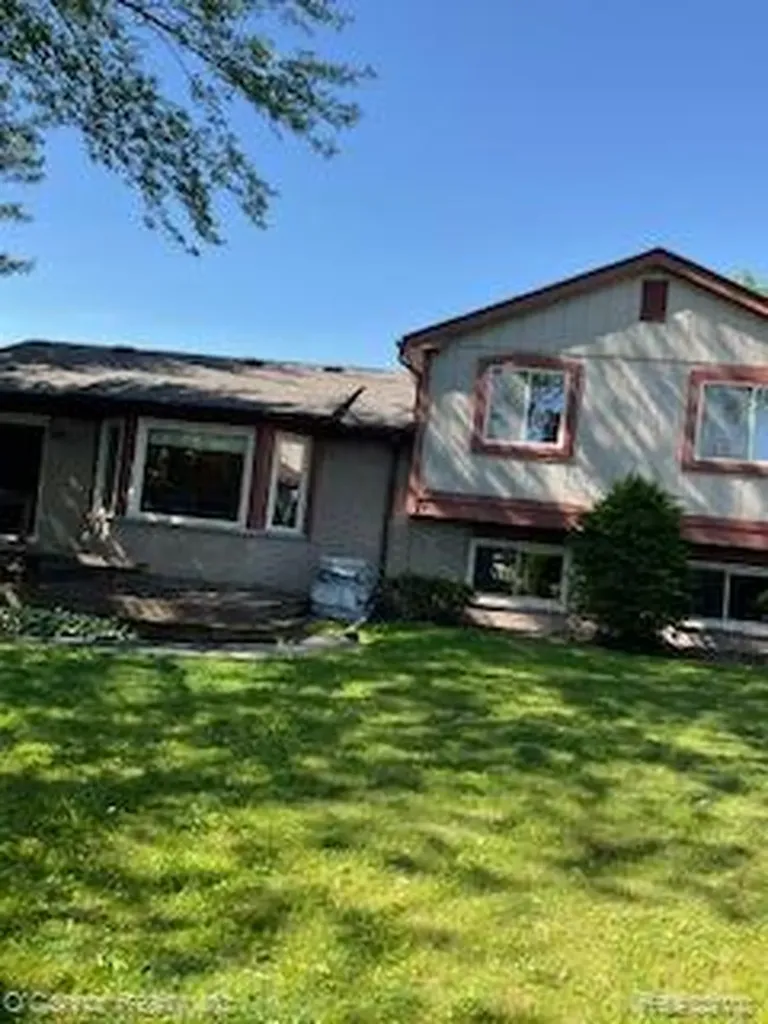 39480 Baroque Boulevard Clinton Charter Township MI 48038