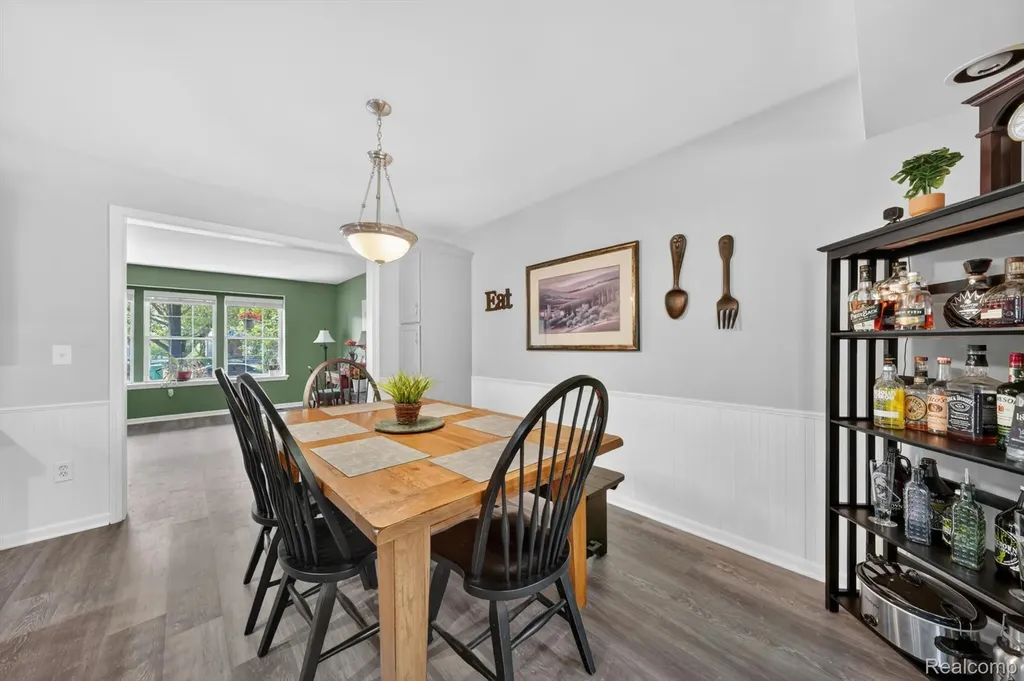 611 Thornehill Trail Oxford Village MI 48371
