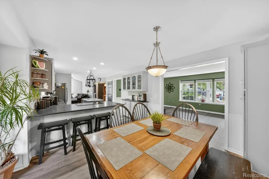 611 Thornehill Trail Oxford Village MI 48371