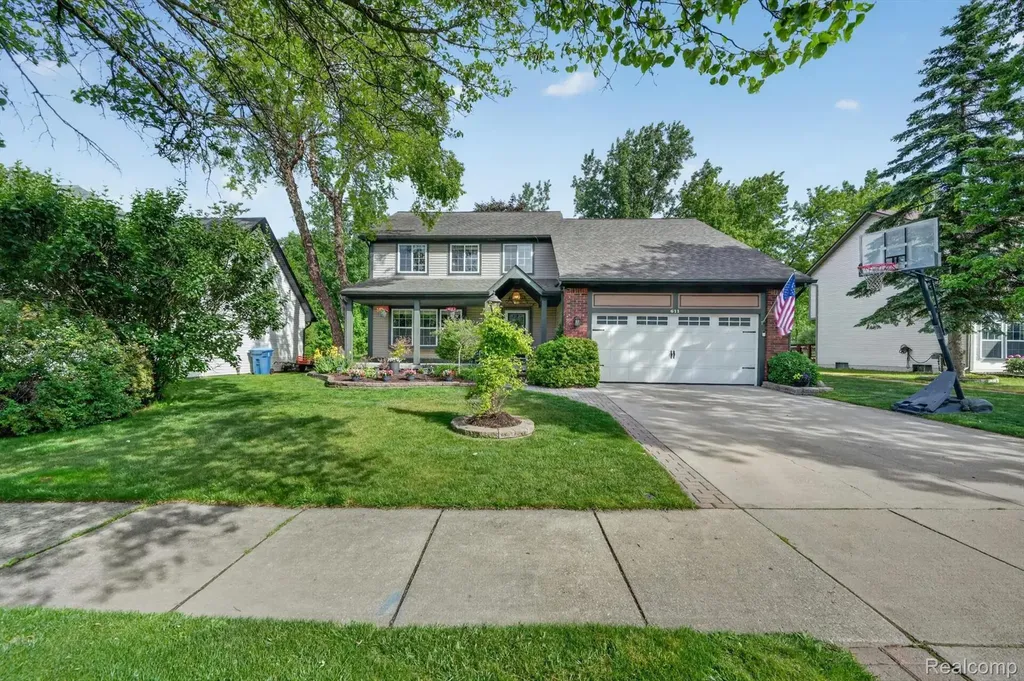 611 Thornehill Trail Oxford Village MI 48371