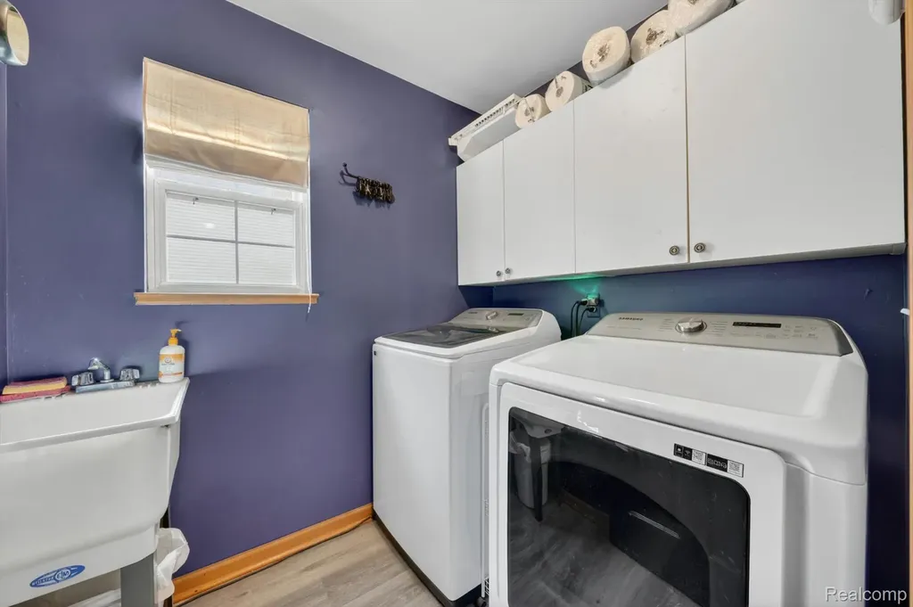 611 Thornehill Trail Oxford Village MI 48371