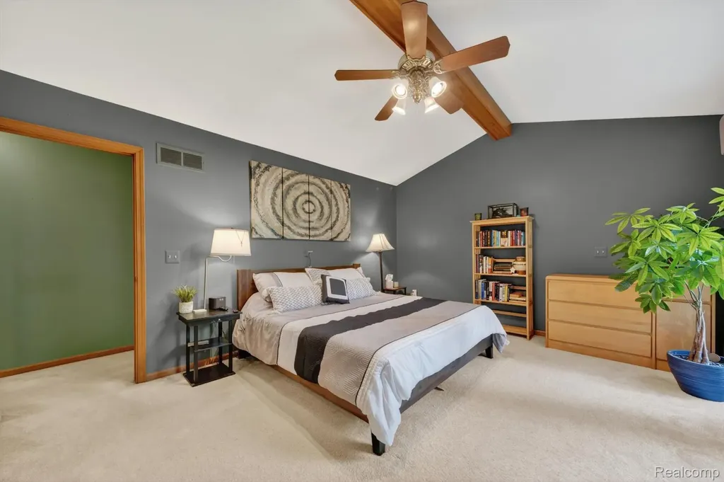 611 Thornehill Trail Oxford Village MI 48371