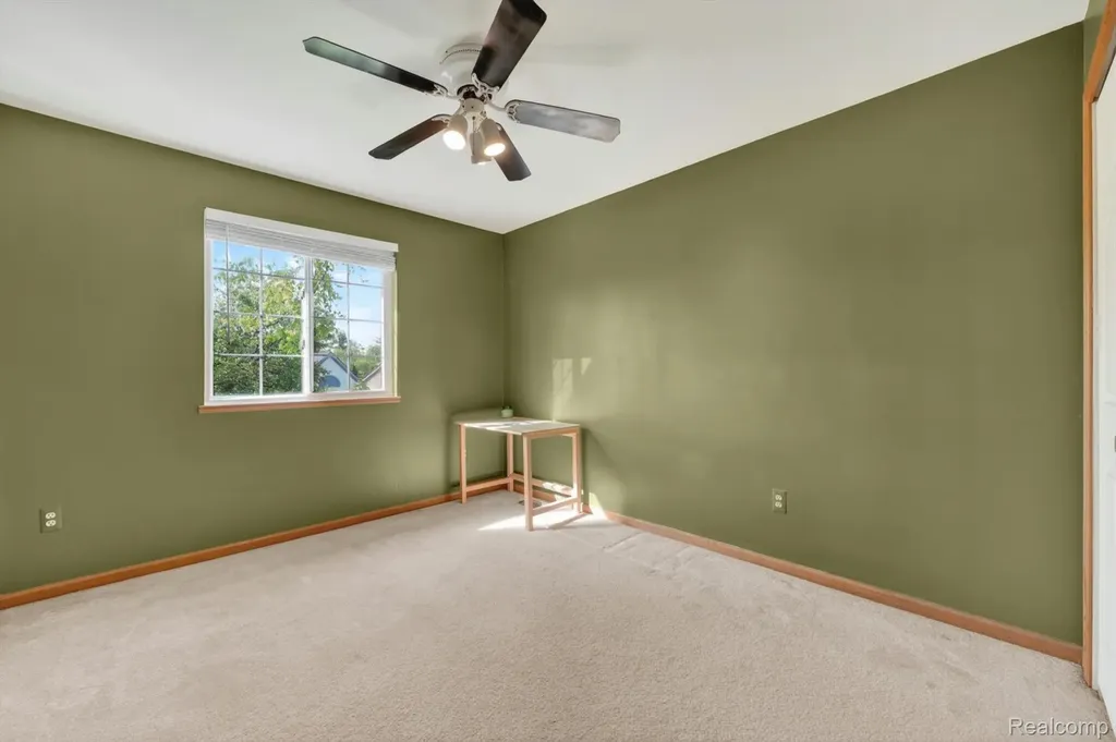 611 Thornehill Trail Oxford Village MI 48371