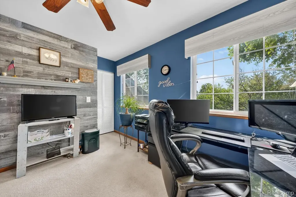 611 Thornehill Trail Oxford Village MI 48371