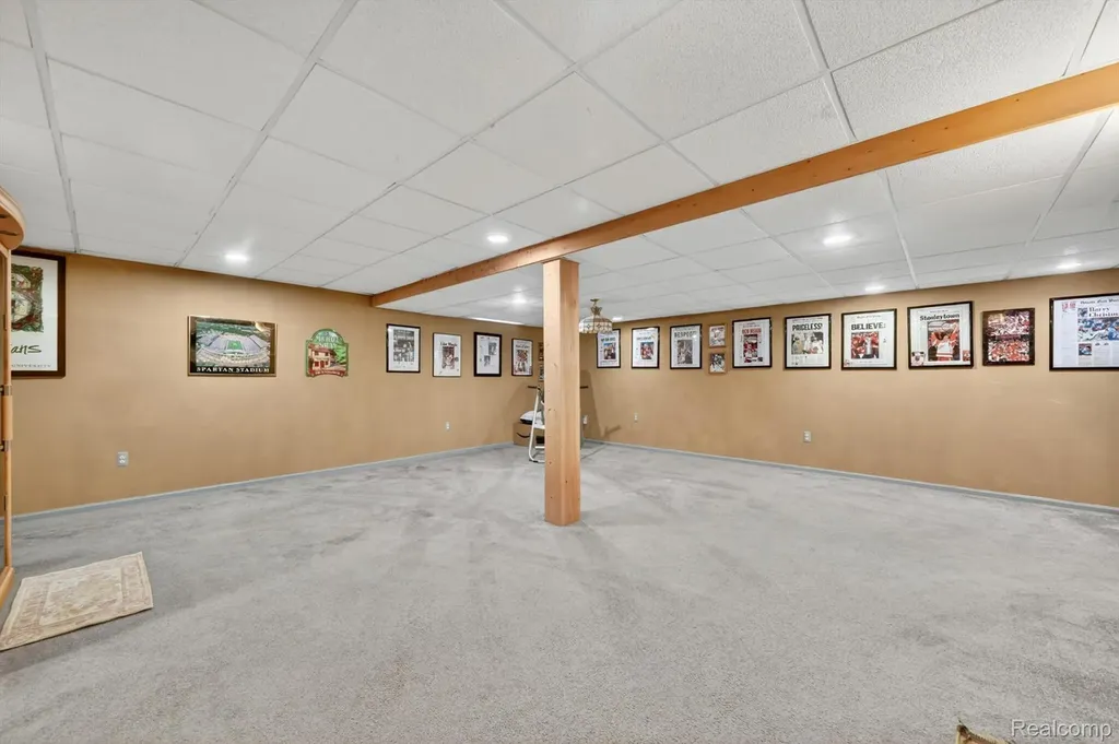 611 Thornehill Trail Oxford Village MI 48371