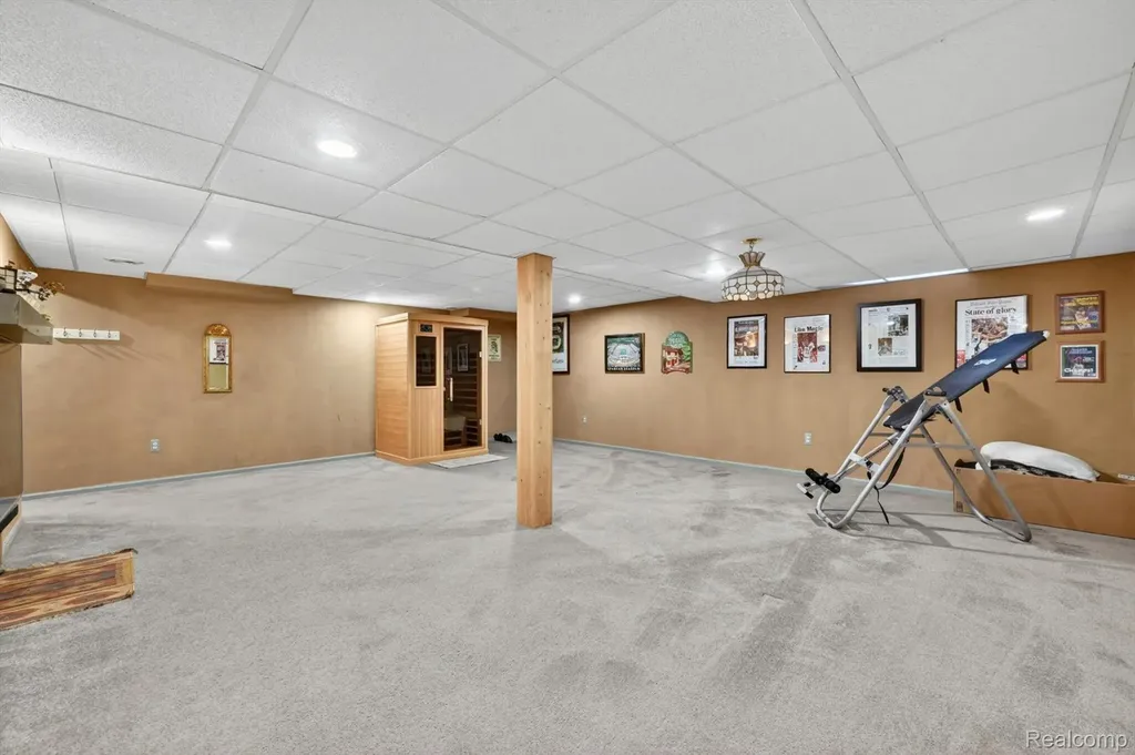 611 Thornehill Trail Oxford Village MI 48371