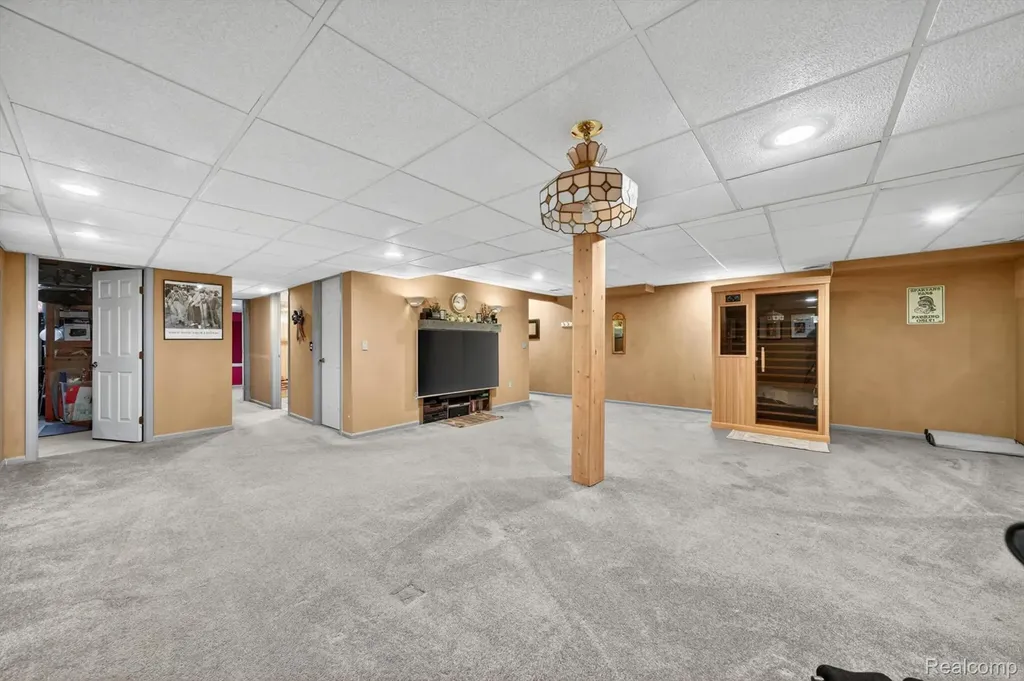 611 Thornehill Trail Oxford Village MI 48371