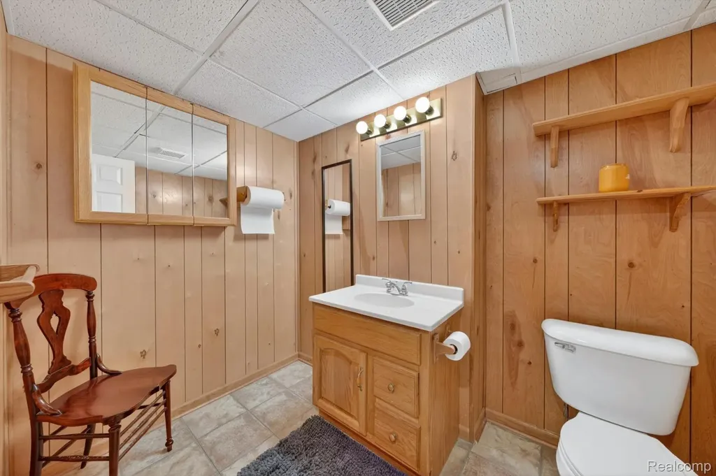 611 Thornehill Trail Oxford Village MI 48371