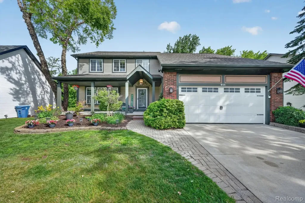 611 Thornehill Trail Oxford Village MI 48371