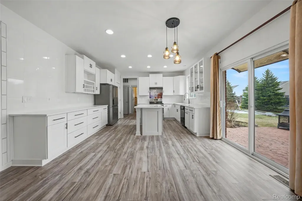 49184 Gracechurch Road Macomb Township MI 48044