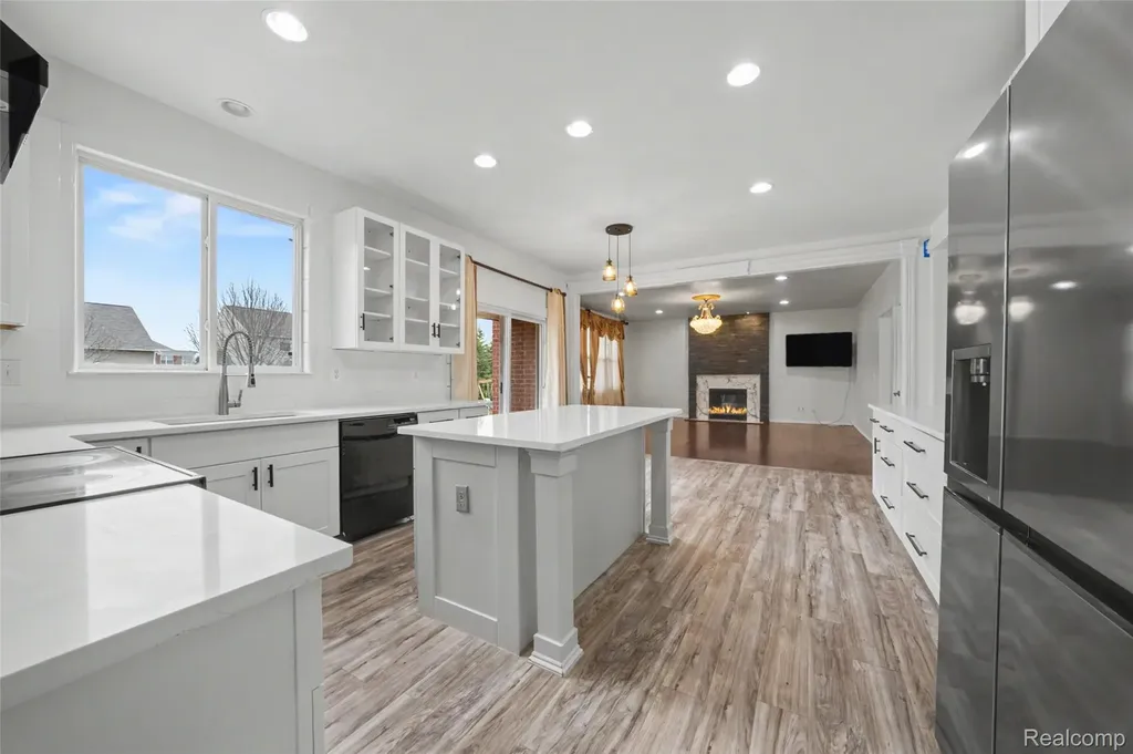 49184 Gracechurch Road Macomb Township MI 48044