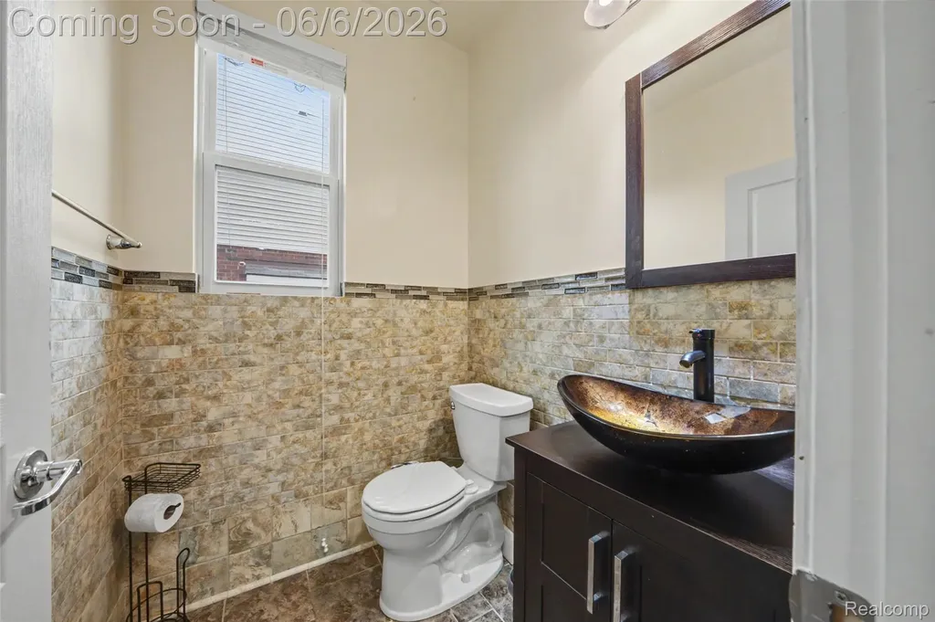 49184 Gracechurch Road Macomb Township MI 48044