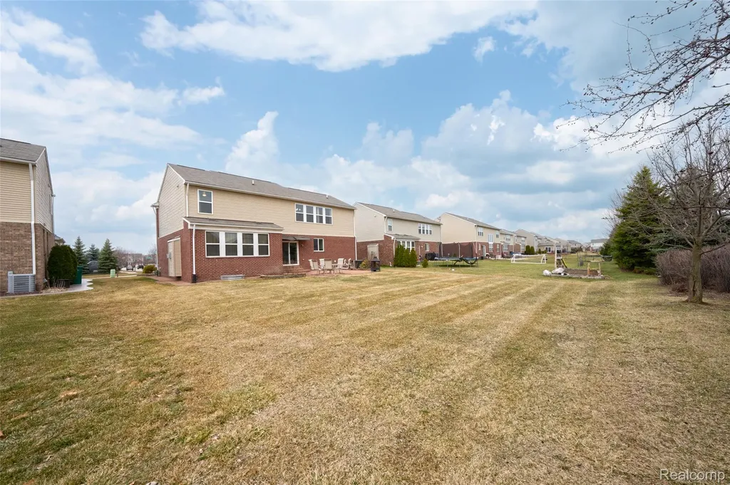 49184 Gracechurch Road Macomb Township MI 48044