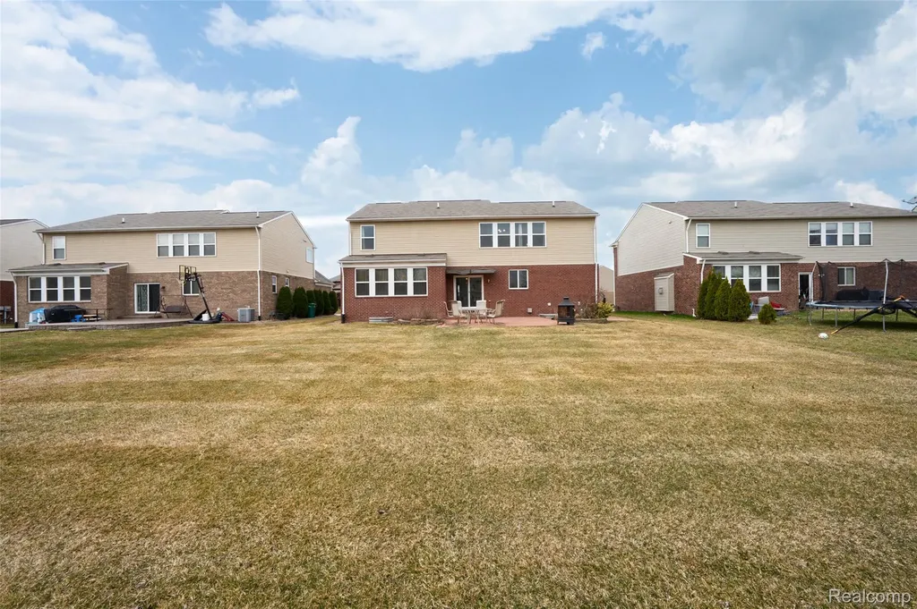 49184 Gracechurch Road Macomb Township MI 48044