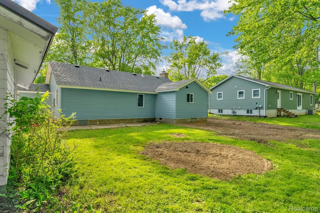 34 Pack Street Croswell City MI 48422