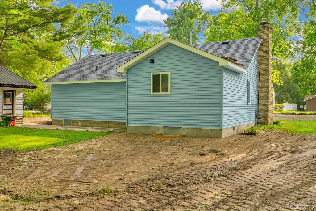 34 Pack Street Croswell City MI 48422