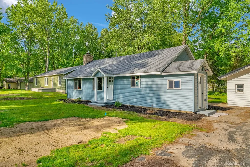 34 Pack Street Croswell City MI 48422