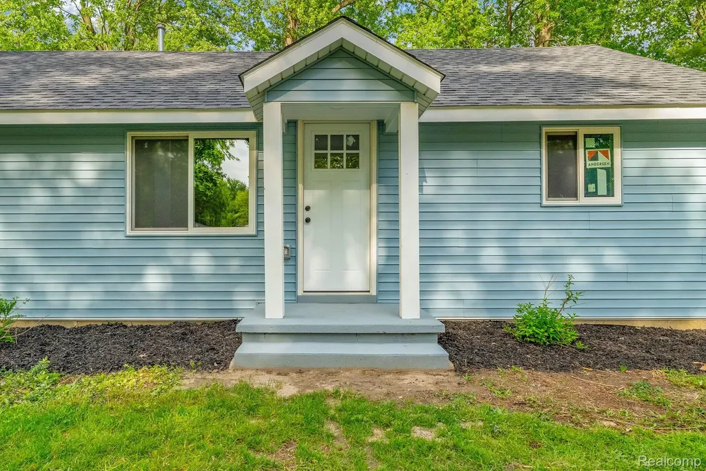 34 Pack Street Croswell City MI 48422