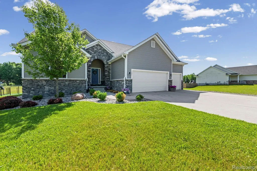 751 Nelson William Drive Brandon Charter Township MI 48462