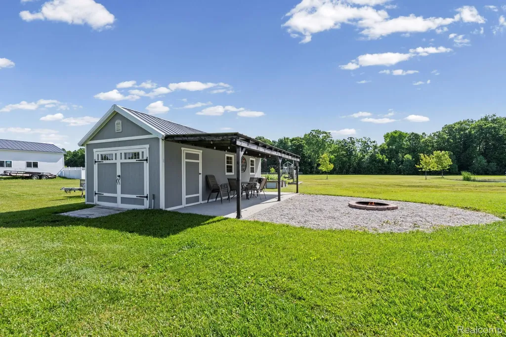 751 Nelson William Drive Brandon Charter Township MI 48462