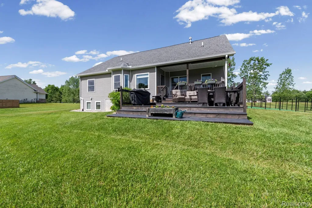 751 Nelson William Drive Brandon Charter Township MI 48462