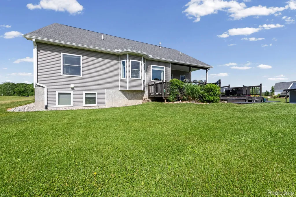 751 Nelson William Drive Brandon Charter Township MI 48462