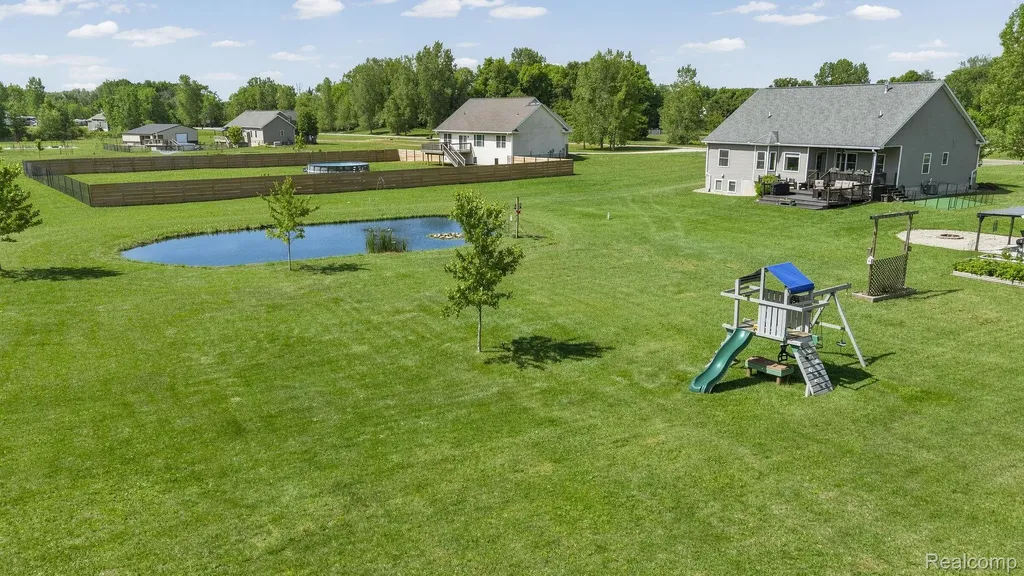 751 Nelson William Drive Brandon Charter Township MI 48462