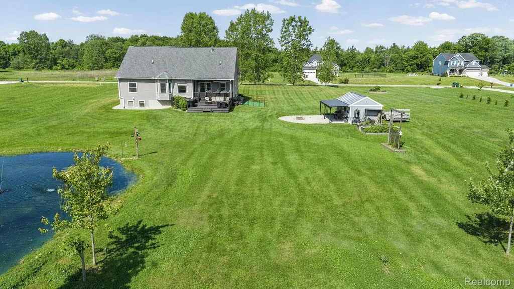 751 Nelson William Drive Brandon Charter Township MI 48462