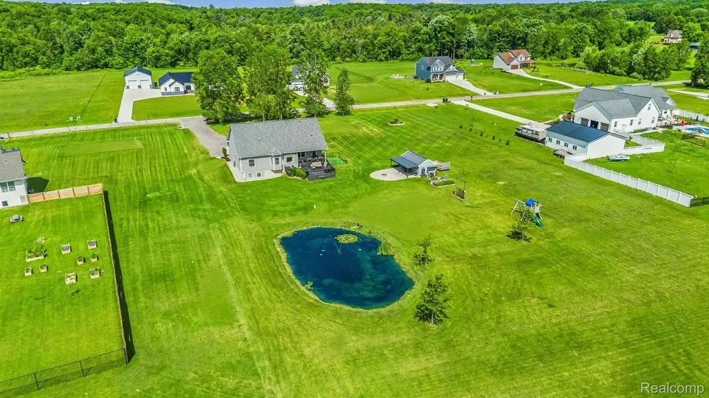 751 Nelson William Drive Brandon Charter Township MI 48462