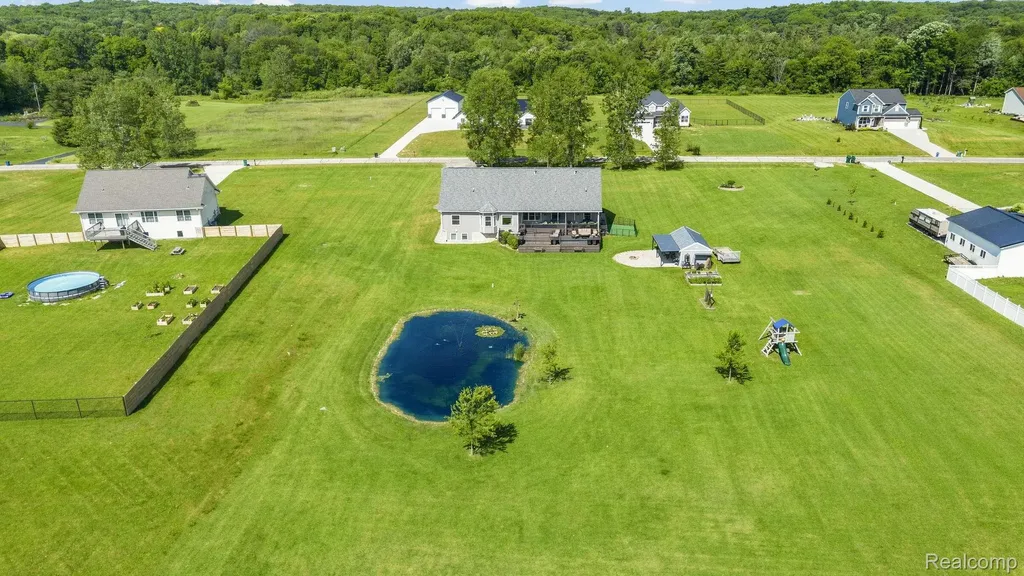 751 Nelson William Drive Brandon Charter Township MI 48462