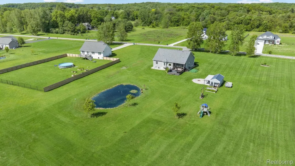 751 Nelson William Drive Brandon Charter Township MI 48462